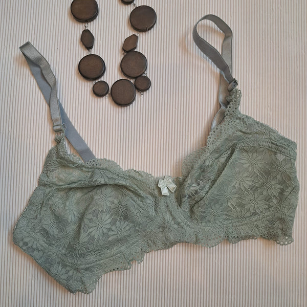 Galaxy Soft Net Bra Without Ring with Flower Lace
